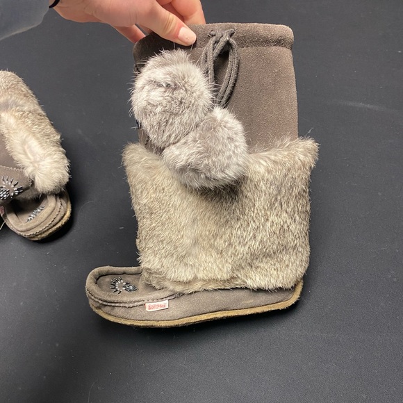 Women’s SoftMoc Mukluks - Picture 9 of 11